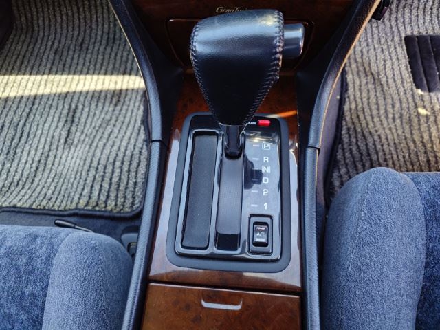 صورة مصغرة 24 لـ 1996 Nissan GLORIA