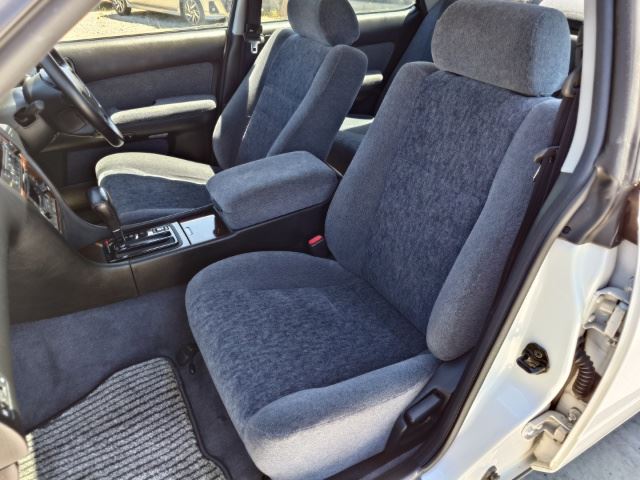صورة مصغرة 30 لـ 1996 Nissan GLORIA