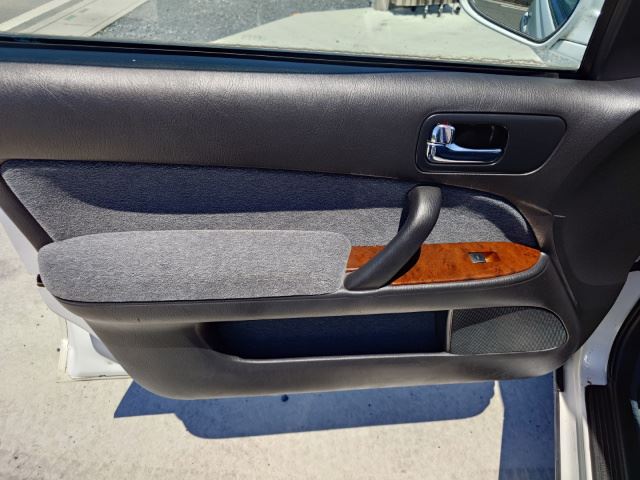 صورة مصغرة 32 لـ 1996 Nissan GLORIA