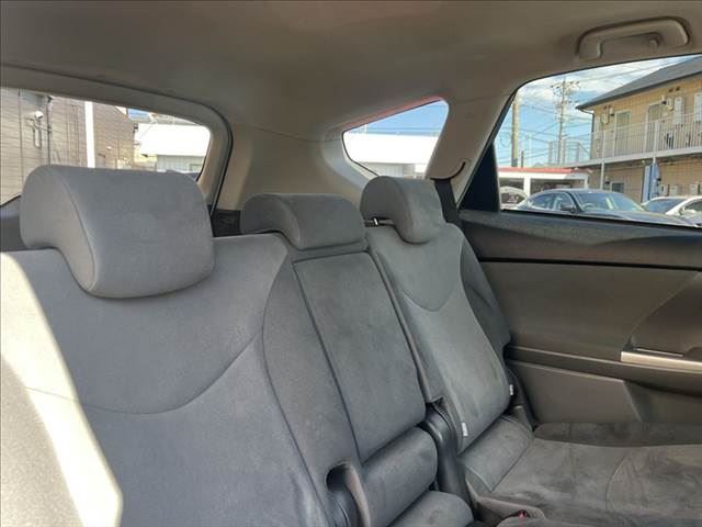 2011 Toyota PRIUS ALPHA 照片 8