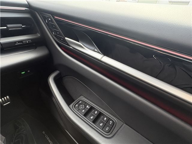 صورة مصغرة 30 لـ 2025 Porsche MACAN ELECTRIC