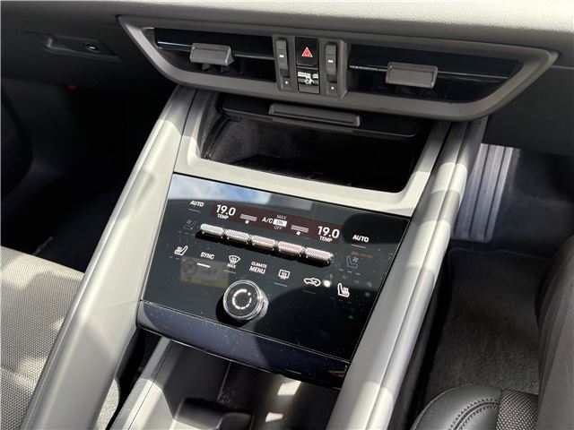 صورة مصغرة 31 لـ 2025 Porsche MACAN ELECTRIC