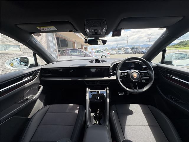صورة مصغرة 40 لـ 2025 Porsche MACAN ELECTRIC