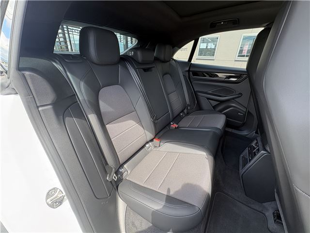 صورة مصغرة 41 لـ 2025 Porsche MACAN ELECTRIC