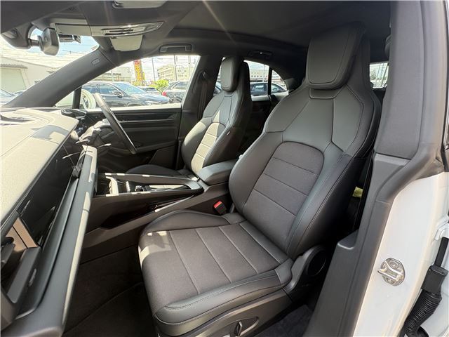 صورة مصغرة 46 لـ 2025 Porsche MACAN ELECTRIC