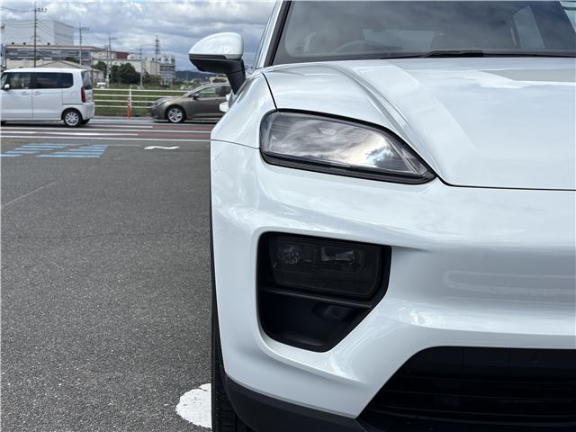 2025 Porsche MACAN ELECTRIC — фото 10