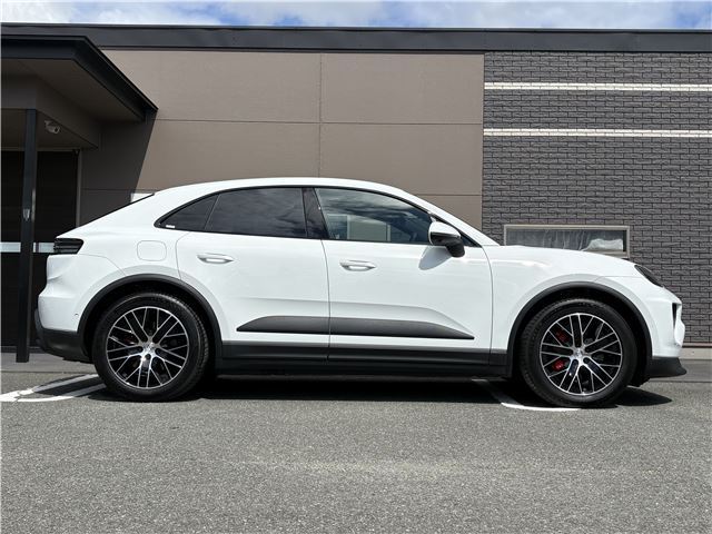 2025 Porsche MACAN ELECTRIC — фото 8