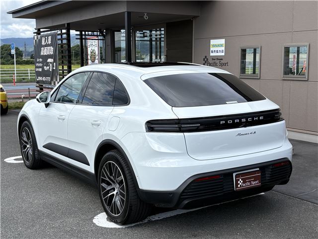 2025 Porsche MACAN ELECTRIC — фото 5