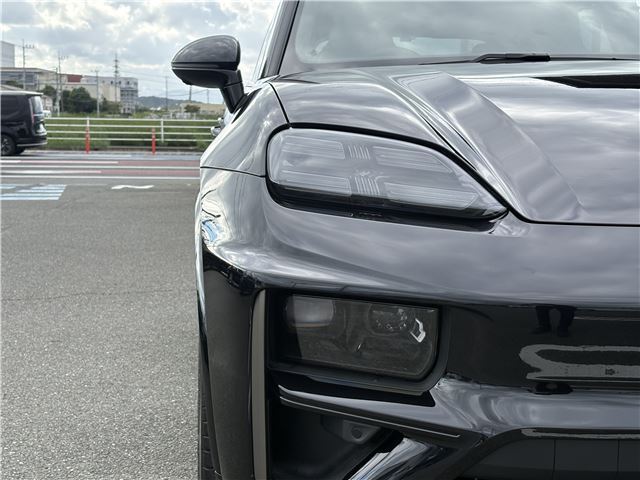 صورة مصغرة 11 لـ 2025 Porsche MACAN ELECTRIC