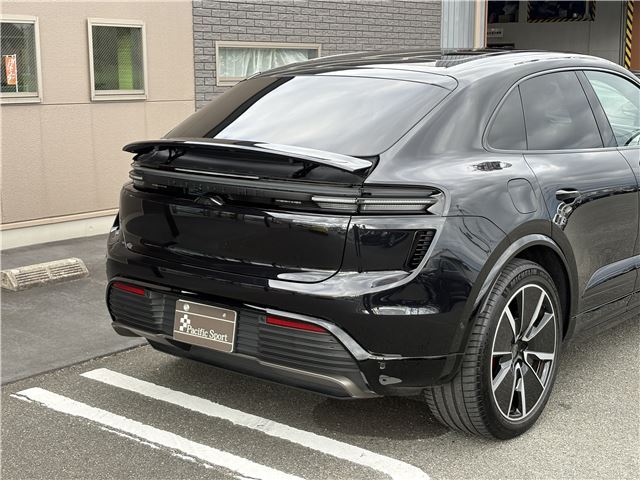صورة مصغرة 17 لـ 2025 Porsche MACAN ELECTRIC