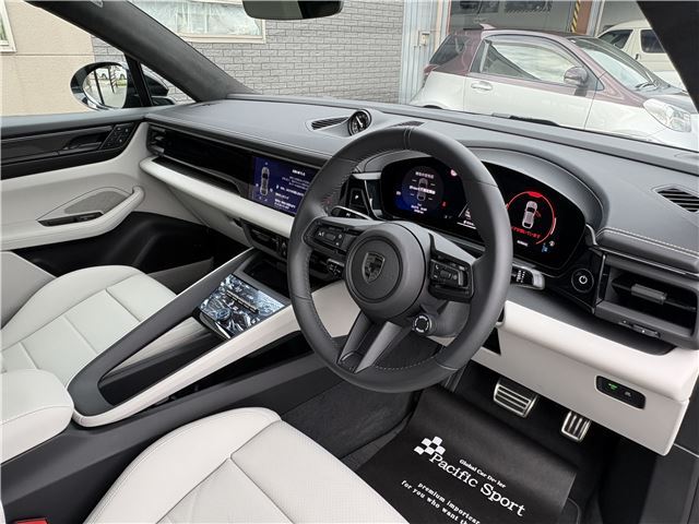 صورة مصغرة 34 لـ 2025 Porsche MACAN ELECTRIC