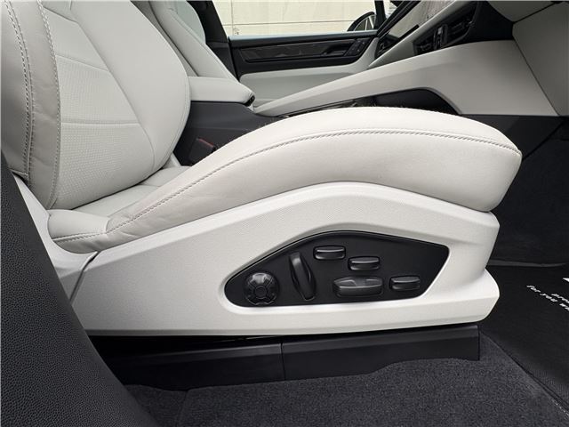صورة مصغرة 36 لـ 2025 Porsche MACAN ELECTRIC