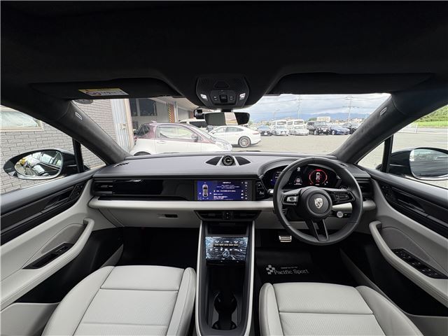 صورة مصغرة 41 لـ 2025 Porsche MACAN ELECTRIC