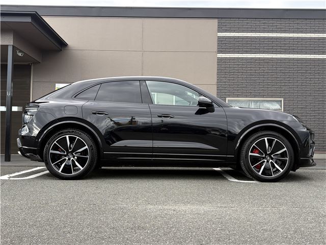 2025 Porsche MACAN ELECTRIC — фото 8