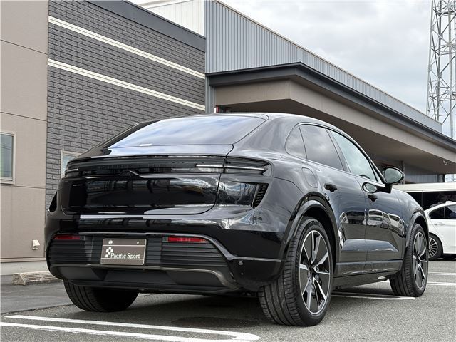 2025 Porsche MACAN ELECTRIC — фото 7