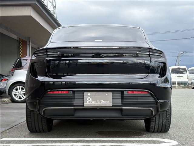 2025 Porsche MACAN ELECTRIC — фото 6
