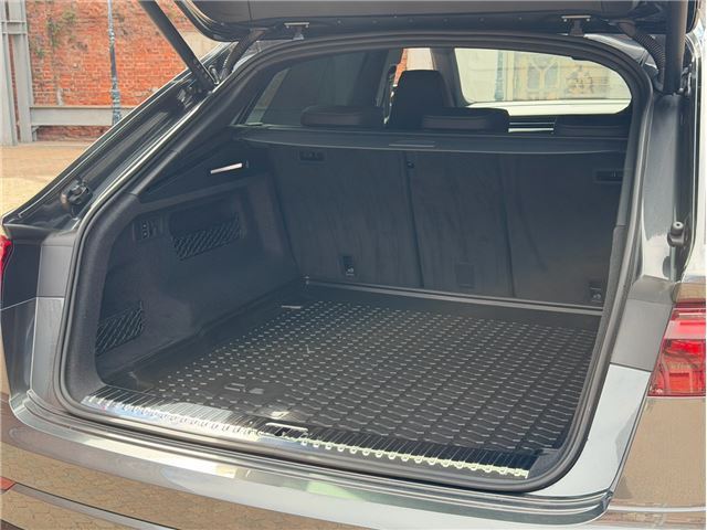 2024 AUDI SQ8 photo 9