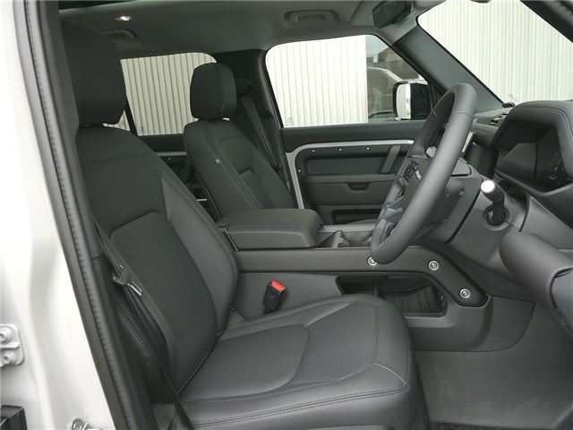 2026 LAND Rover DEFENDER — миниатюра 18