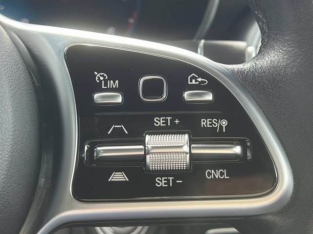 صورة 8 لـ 2021 Mercedes-BENZ GLC