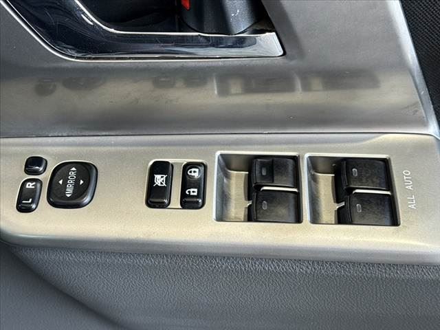 صورة مصغرة 31 لـ 2010 Toyota VOXY
