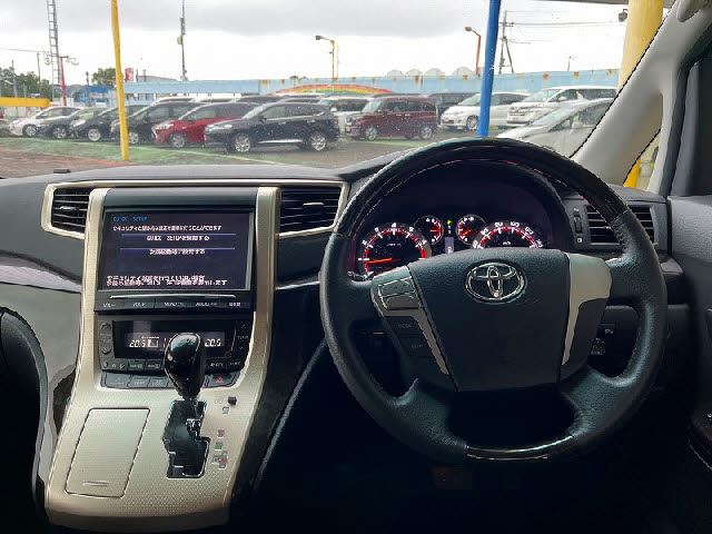 2014 Toyota VELLFIRE photo 2