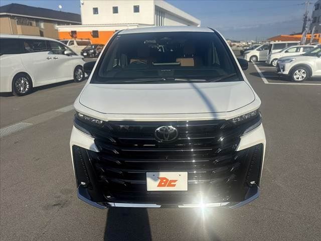 2025 Toyota VELLFIRE photo 9