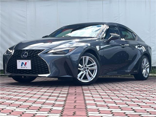 2021 Lexus IS photo 1