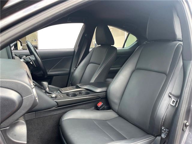 2021 Lexus IS 缩略图 30