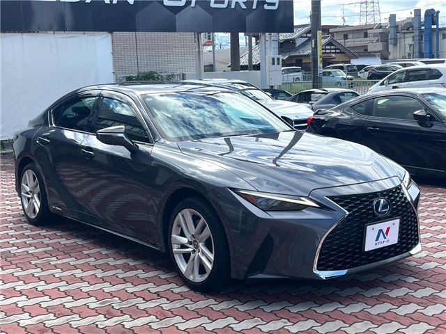 2021 Lexus IS photo 6