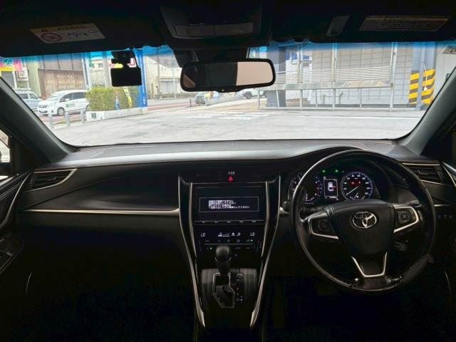2017 Toyota HARRIER photo 3