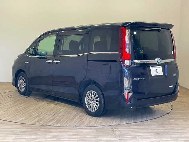 2015 Toyota ESQUIRE thumbnail 17