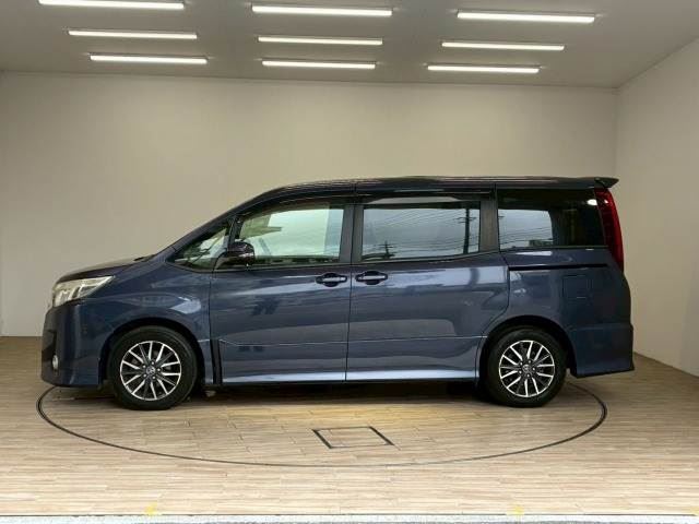 2014 Toyota NOAH — миниатюра 16