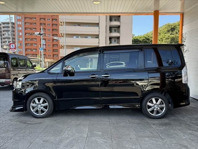 2010 Toyota VOXY — миниатюра 12