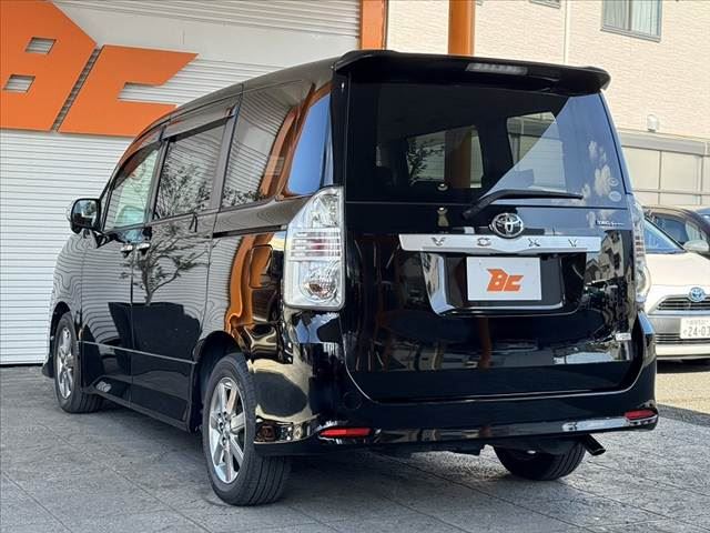 2010 Toyota VOXY — миниатюра 15