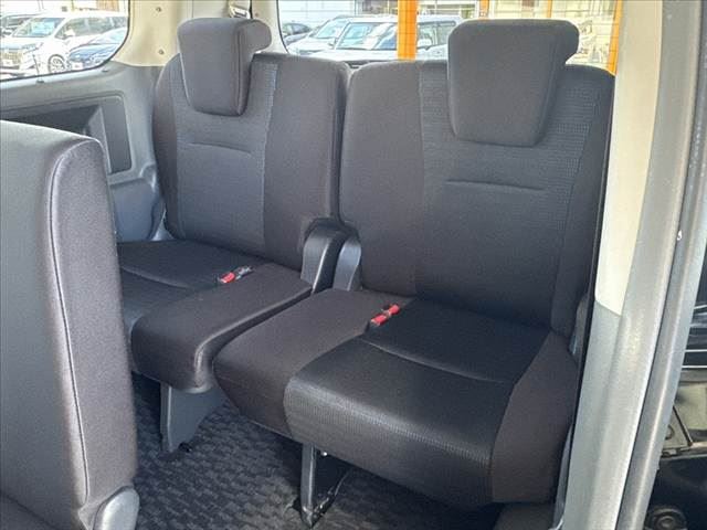 2010 Toyota VOXY — миниатюра 20