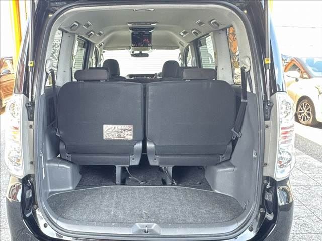 2010 Toyota VOXY — миниатюра 21