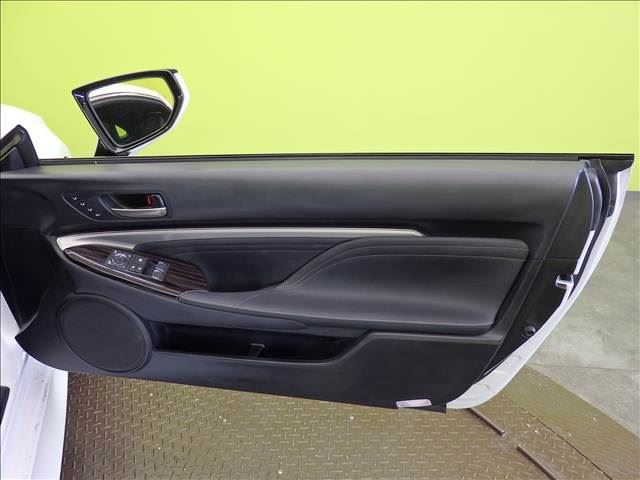 2020 Lexus RC thumbnail 24
