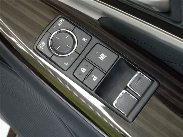 2020 Lexus RC thumbnail 25