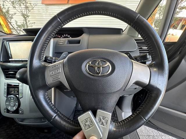 2010 Toyota VOXY 照片 7