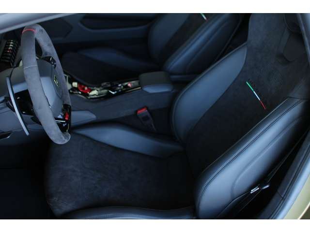 صورة 9 لـ 2024 Lamborghini HURACAN STERRATO