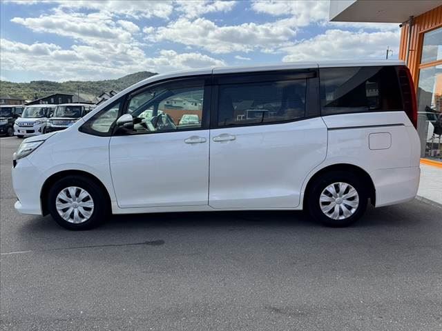 2014 Toyota NOAH — миниатюра 12