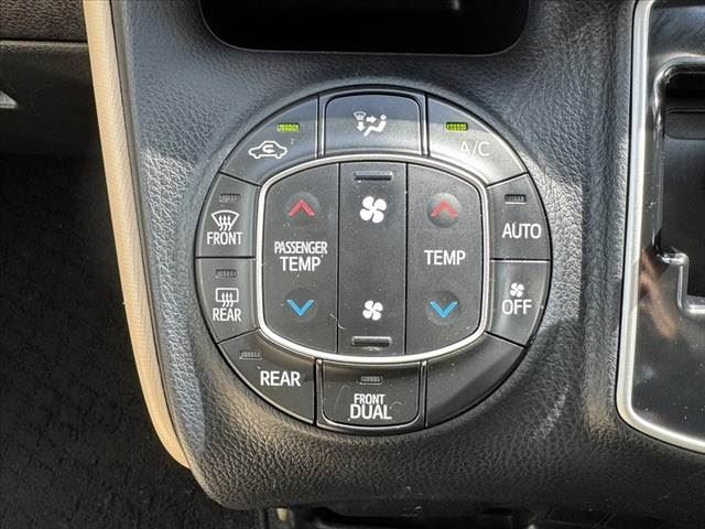 2014 Toyota NOAH — миниатюра 24