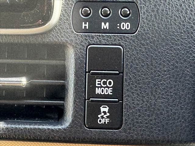 2014 Toyota NOAH — миниатюра 25