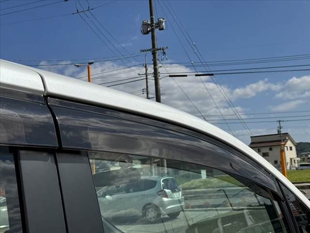 2014 Toyota NOAH — миниатюра 32