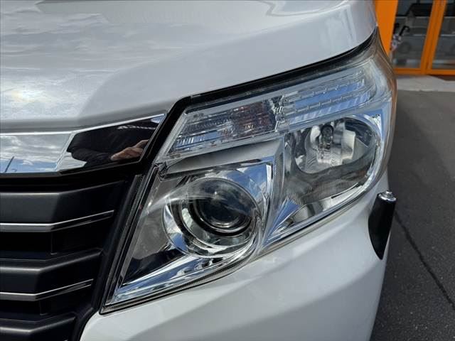2014 Toyota NOAH — миниатюра 37