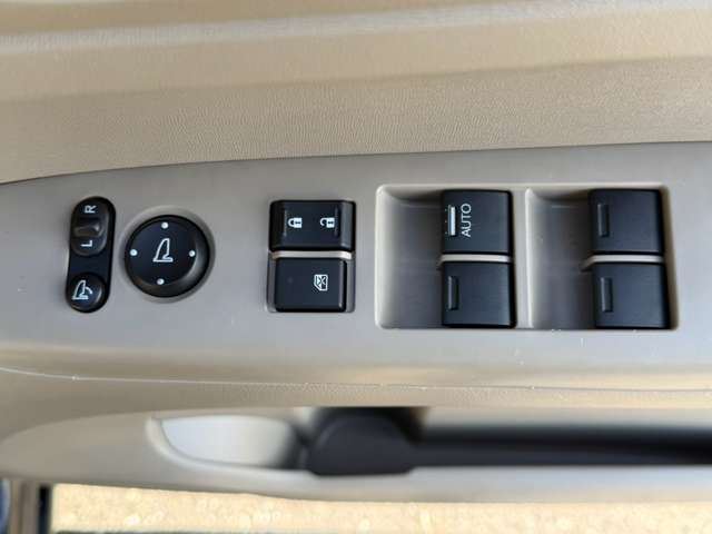 2012 Honda N-BOX+ — миниатюра 28