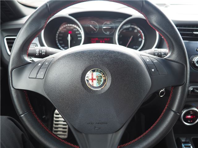صورة 3 لـ 2012 ALFA Romeo GIULIETTA