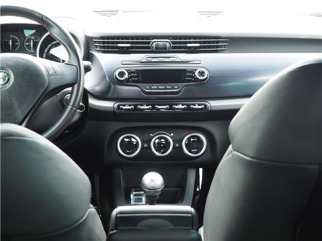 صورة 8 لـ 2012 ALFA Romeo GIULIETTA