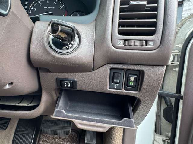 1997 Nissan CIMA — миниатюра 23