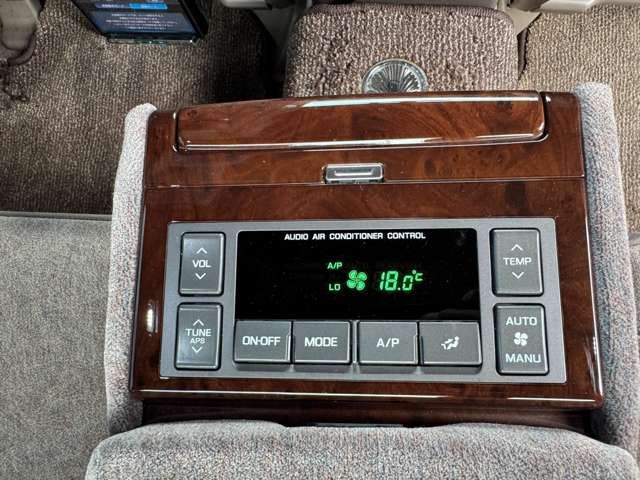 1997 Nissan CIMA — миниатюра 42
